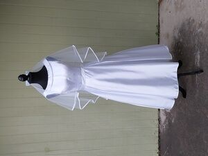 White 1950s Style Satin A-Line Tea Length Wedding Dress & Tulle Bow Veil Sz 6